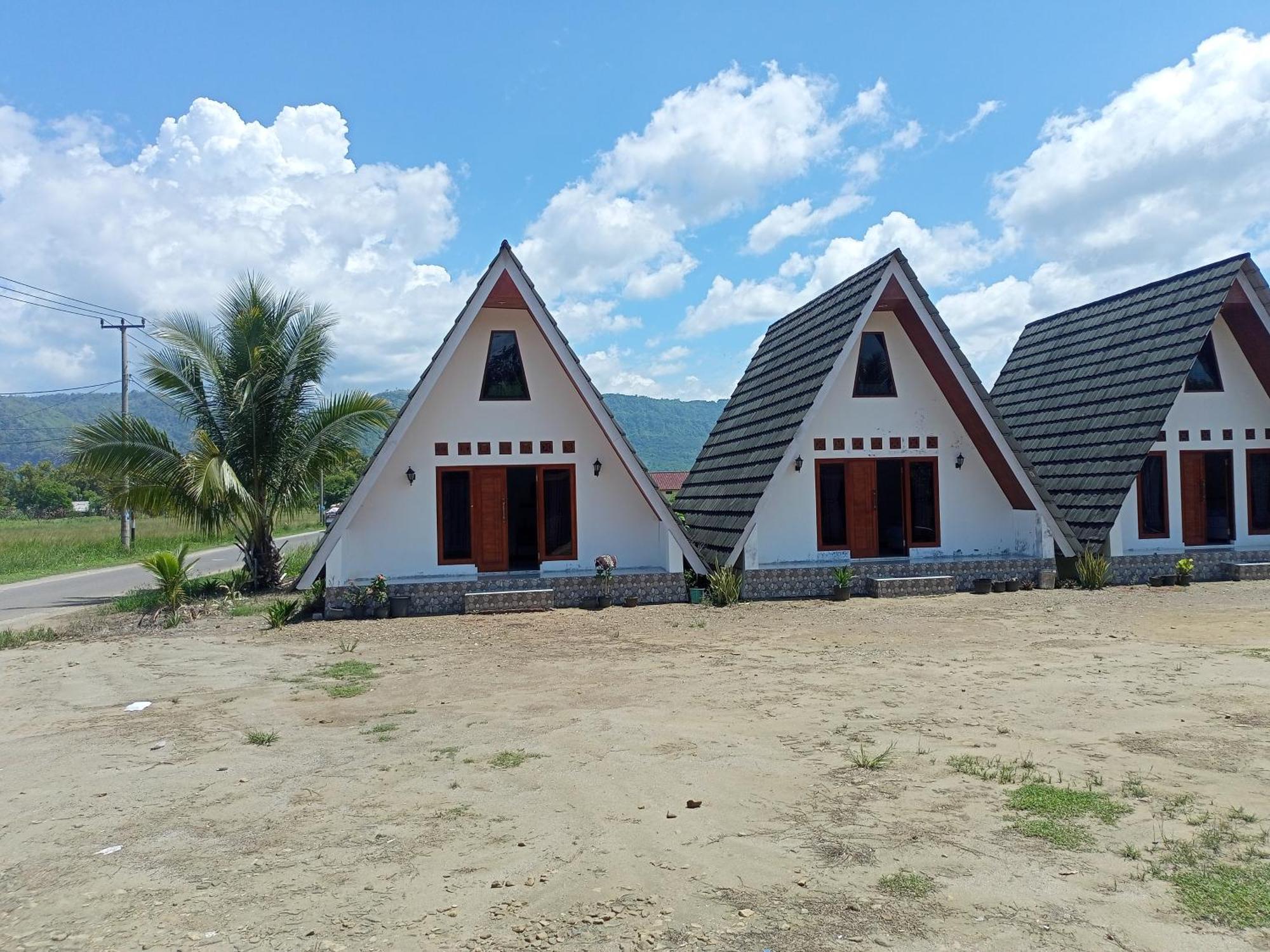 Penginapan & Homestay Geopark Ciletuh Cikadal Экстерьер фото